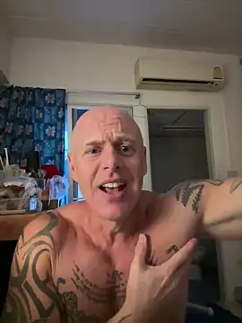 Snapshot of luv2masterb8247 chatting on January 29, 2025, 5:19 am luv2masterb8247 online show from January 29, 2025, 5:19 am