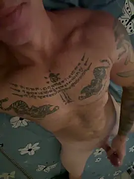 Snapshot of luv2masterb8247 chatting on January 30, 2025, 12:39 am luv2masterb8247 online show from January 30, 2025, 12:39 am