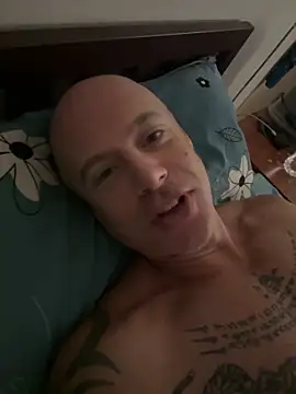 Snapshot of luv2masterb8247 chatting on January 31, 2025, 12:39 am luv2masterb8247 online show from January 31, 2025, 12:39 am