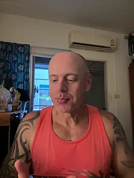 Snapshot of luv2masterb8247 chatting on February 3, 2025, 4:25 am luv2masterb8247 online show from February 3, 2025, 4:25 am