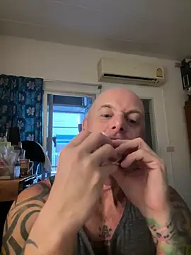 Snapshot of luv2masterb8247 chatting on February 4, 2025, 4:26 am luv2masterb8247 online show from February 4, 2025, 4:26 am