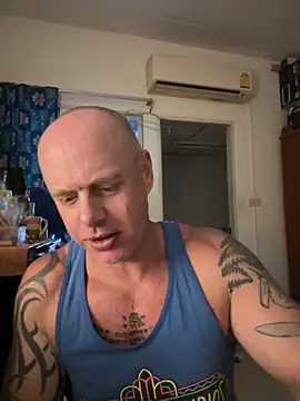 Snapshot of luv2masterb8247 chatting on February 5, 2025, 4:27 am luv2masterb8247 online show from February 5, 2025, 4:27 am