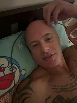 Snapshot of luv2masterb8247 chatting on February 10, 2025, 12:41 am luv2masterb8247 online show from February 10, 2025, 12:41 am