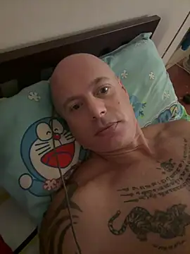 Snapshot of luv2masterb8247 chatting on February 11, 2025, 12:38 am luv2masterb8247 online show from February 11, 2025, 12:38 am