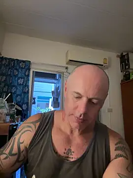 Snapshot of luv2masterb8247 chatting on February 11, 2025, 4:22 am luv2masterb8247 online show from February 11, 2025, 4:22 am