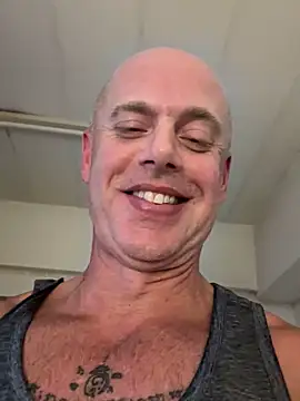 Snapshot of luv2masterb8247 chatting on February 13, 2025, 12:35 am luv2masterb8247 online show from February 13, 2025, 12:35 am