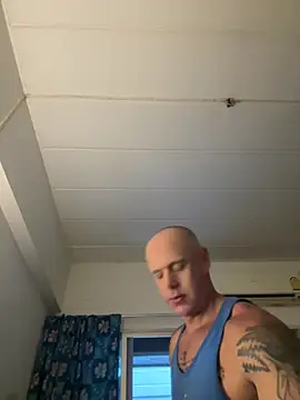 Snapshot of luv2masterb8247 chatting on February 13, 2025, 4:22 am luv2masterb8247 online show from February 13, 2025, 4:22 am