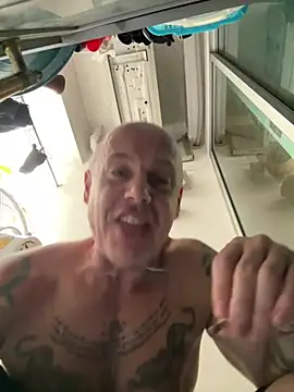 Snapshot of luv2masterb8247 chatting on February 20, 2025, 7:34 am luv2masterb8247 online show from February 20, 2025, 7:34 am