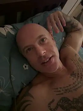 Snapshot of luv2masterb8247 chatting on February 21, 2025, 12:38 am luv2masterb8247 online show from February 21, 2025, 12:38 am