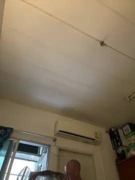 Snapshot of luv2masterb8247 chatting on February 21, 2025, 7:23 am luv2masterb8247 online show from February 21, 2025, 7:23 am