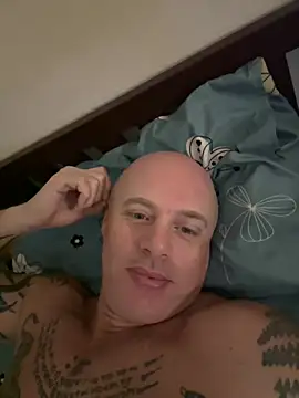 Snapshot of luv2masterb8247 chatting on February 27, 2025, 12:43 am luv2masterb8247 online show from February 27, 2025, 12:43 am