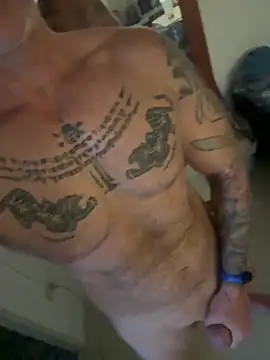 Snapshot of luv2masterb8247 chatting on February 27, 2025, 7:34 am luv2masterb8247 online show from February 27, 2025, 7:34 am