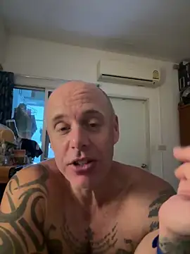 Snapshot of luv2masterb8247 chatting on March 4, 2025, 5:11 am luv2masterb8247 online show from March 4, 2025, 5:11 am