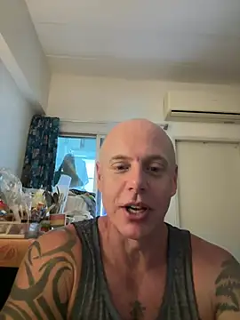 Snapshot of luv2masterb8247 chatting on March 17, 2025, 5:12 am luv2masterb8247 online show from March 17, 2025, 5:12 am