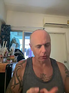 Snapshot of luv2masterb8247 chatting on March 18, 2025, 5:09 am luv2masterb8247 online show from March 18, 2025, 5:09 am