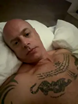 Snapshot of luv2masterb8247 chatting on December 20, 2025, 11:23 pm luv2masterb8247 online show from December 20, 2025, 11:23 pm