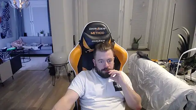 Sebuleczek online show from March 1, 2025, 5:27 pm