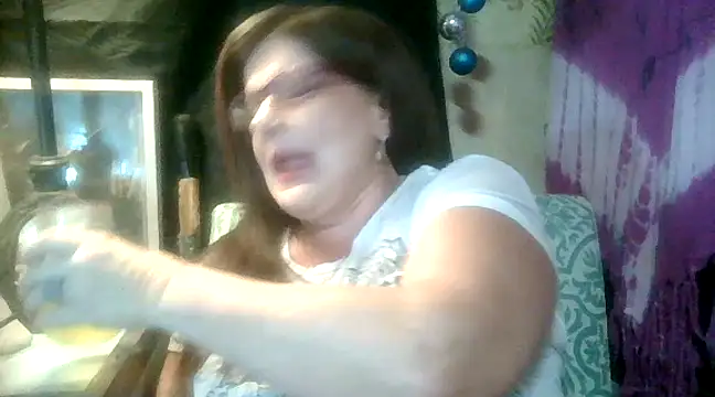 Snapshot of Fantasymaid80 chatting on January 6, 2025, 5:41 am Fantasymaid80 online show from January 6, 2025, 5:41 am