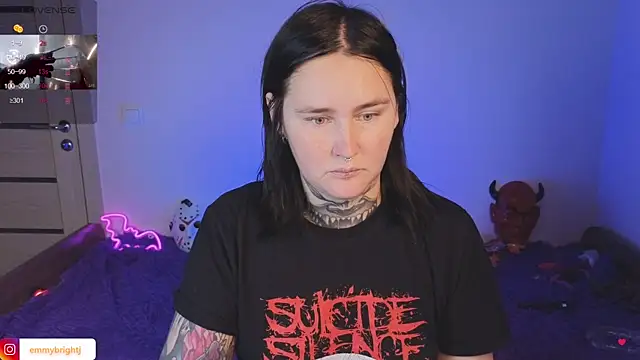 Emmybrightj  online show from November 5, 2025, 1:05 am