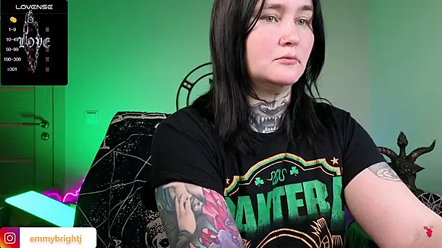 Snapshot of Emmybrightj_ chatting on February 2, 2026, 2:32 am Emmybrightj online show from February 2, 2026, 2:32 am