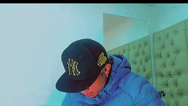 HannibalLester online show from February 16, 2025, 12:41 am