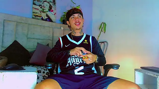 HannibalLester online show from September 18, 2025, 4:47 am