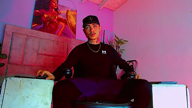 HannibalLester online show from October 17, 2025, 1:14 pm