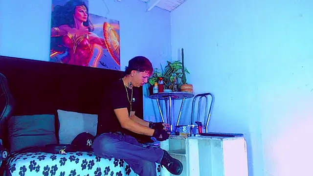 HannibalLester online show from November 6, 2025, 3:51 am