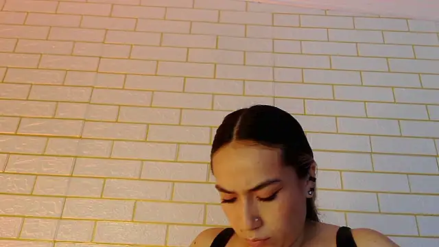 NYX1126 online show from November 28, 2025, 1:47 pm