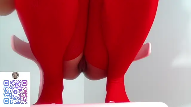 Snapshot of Full_Fist chatting on December 21, 2025, 2:02 pm Full Fist online show from December 21, 2025, 2:02 pm