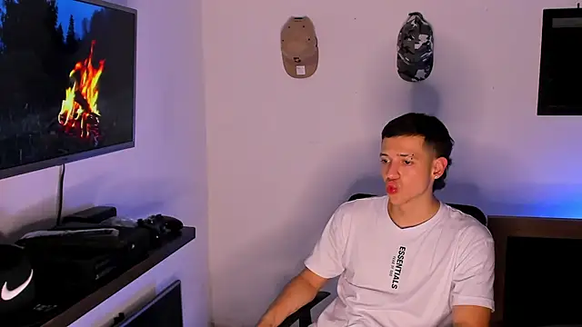 Dimitri higth420 online show from September 9, 2025, 4:34 am