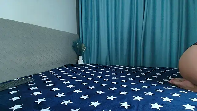 ElizaaXO online show from September 30, 2025, 4:45 pm