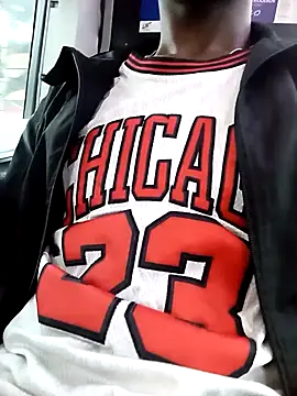 Snapshot of DalianHR33 chatting on February 5, 2025, 11:44 am DalianHR33 online show from February 5, 2025, 11:44 am