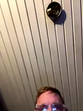 Snapshot of luv2cum7491 chatting on December 6, 2024, 3:30 am luv2cum7491 online show from December 6, 2024, 3:30 am