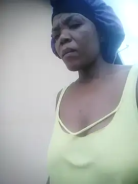 Snapshot of Feathergal69_ chatting on December 8, 2024, 4:46 am Feathergal69 online show from December 8, 2024, 4:46 am