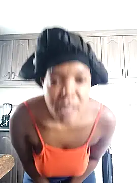 Snapshot of Feathergal69_ chatting on January 10, 2026, 10:50 am Feathergal69 online show from January 10, 2026, 10:50 am