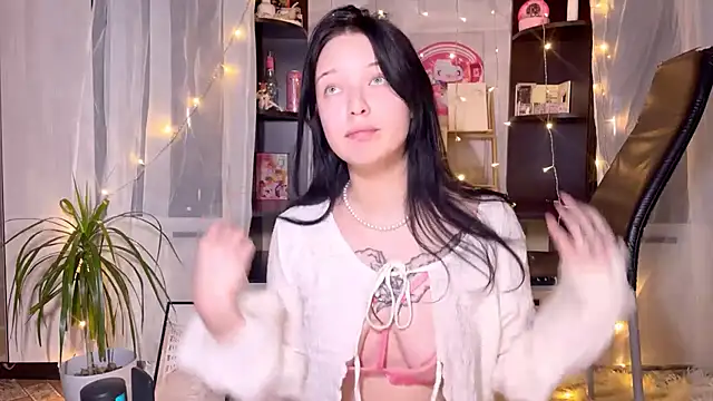 EmmaKittyCat online show from November 21, 2025, 6:17 pm