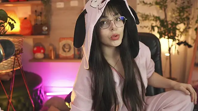 Snapshot of Dear_Morgan chatting on October 18, 2025, 11:16 pm Dear Morgan online show from October 18, 2025, 11:16 pm