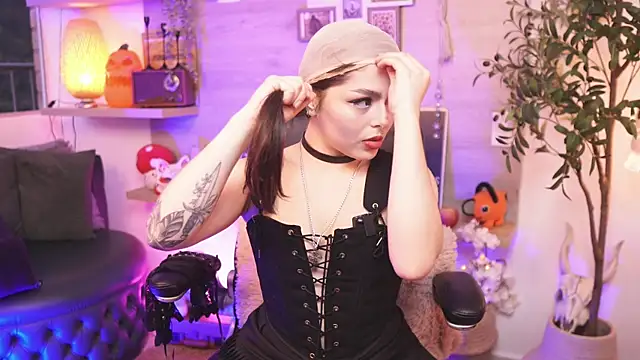 Snapshot of Dear_Morgan chatting on October 28, 2025, 10:34 pm Dear Morgan online show from October 28, 2025, 10:34 pm