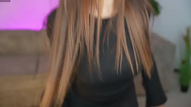 Snapshot of Julia__Star_ chatting on October 21, 2025, 7:09 am Julia Star online show from October 21, 2025, 7:09 am