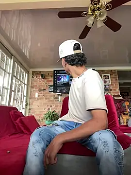 Snapshot of Edward_Milleer chatting on December 26, 2024, 2:16 pm Edward Milleer online show from December 26, 2024, 2:16 pm