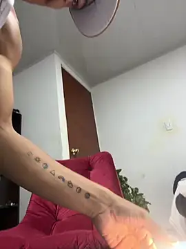 Snapshot of Edward_Milleer chatting on December 28, 2024, 4:20 pm Edward Milleer online show from December 28, 2024, 4:20 pm