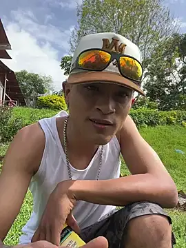 Snapshot of Edward_Milleer chatting on December 28, 2024, 7:22 pm Edward Milleer online show from December 28, 2024, 7:22 pm