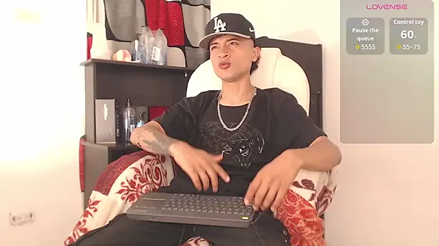 Snapshot of Edward_Milleer chatting on September 20, 2025, 2:40 pm Edward Milleer online show from September 20, 2025, 2:40 pm