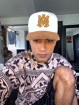 Snapshot of Edward_Milleer chatting on November 3, 2025, 4:30 pm Edward Milleer online show from November 3, 2025, 4:30 pm