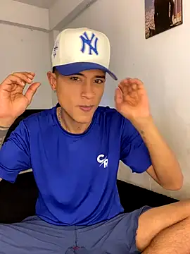 Snapshot of Edward_Milleer chatting on December 14, 2025, 5:07 pm Edward Milleer online show from December 14, 2025, 5:07 pm