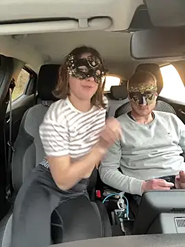 Snapshot of romeojulietLoveX chatting on March 14, 2025, 5:02 pm romeojulietLoveX online show from March 14, 2025, 5:02 pm