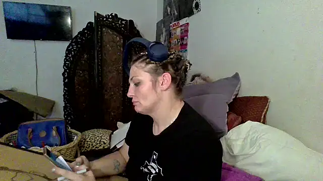 sophiarica online show from March 23, 2026, 3:27 pm