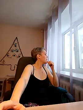 Snapshot of Cutie_Erikaa1 chatting on December 23, 2024, 7:17 am Cutie Erikaa1 online show from December 23, 2024, 7:17 am