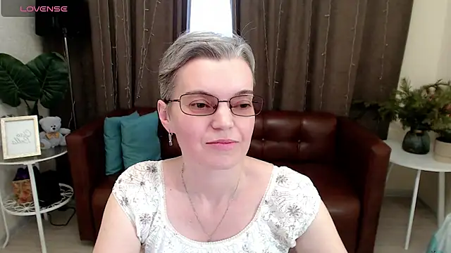 Snapshot of Cutie_Erikaa1 chatting on January 4, 2025, 8:39 am Cutie Erikaa1 online show from January 4, 2025, 8:39 am
